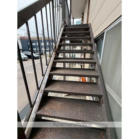 小林アパートの玄関写真
