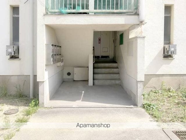 ビレッジハウス小野田第二3号棟の玄関写真