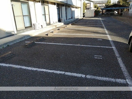 レオパレスＳＵＮＮＹ　ＶＩＬＬＡＧＥ[1K/23.18m2]の駐車場