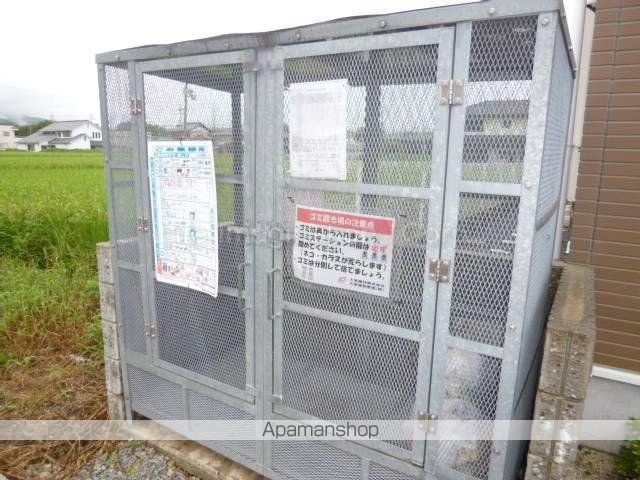 フォレストパーク・参番館の玄関写真