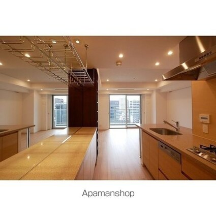 コンフォリア新宿イーストサイドタワー[1R/42.51m2]のリビング・居間