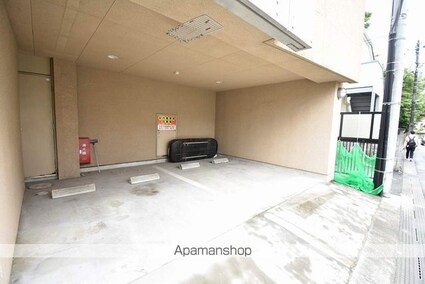 ストゥディオ・ローズマリー[1K/33m2]の駐車場