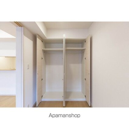 エスティメゾン四谷坂町[1LDK/42.19m2]の収納