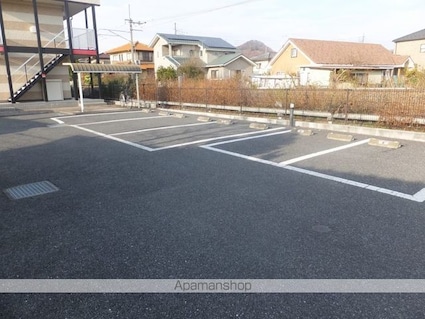 レオパレスボヌールⅡ[1K/23.18m2]の駐車場