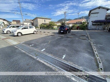 レオパレスＭＯＭＯ[1K/20.28m2]の駐車場