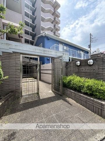 デュオアカシヤの玄関写真