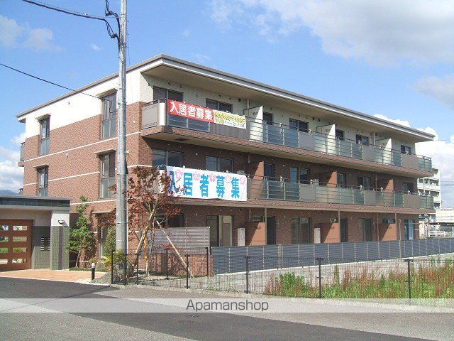 ブランエトワールの玄関写真
