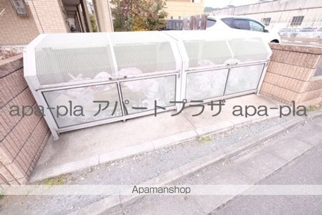 メープルコートの玄関写真