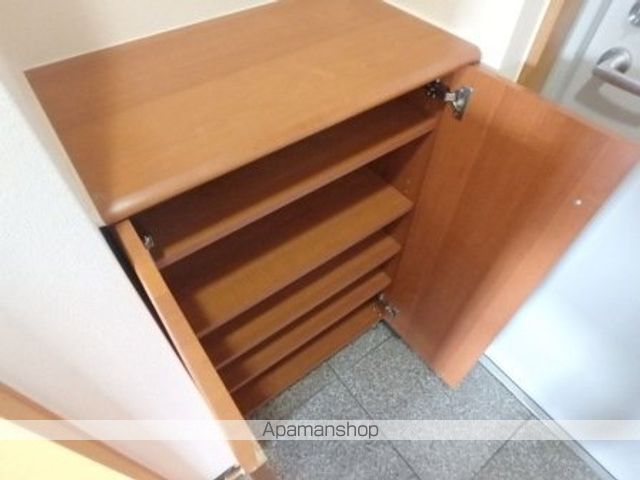 レジュイール東中通の内装写真