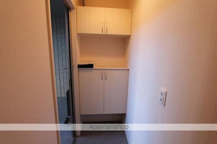 シャインポート屋島　Ｇ・Ｈ棟[2LDK/54.7m2]の玄関