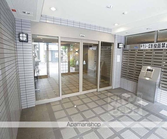 サンシティ御所西の玄関写真