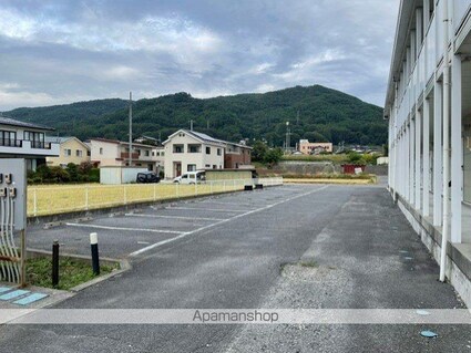 レオパレスくずいⅡ[1K/23.18m2]の駐車場2