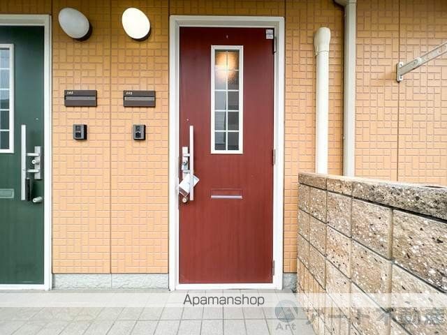 コンフォート A棟の玄関写真