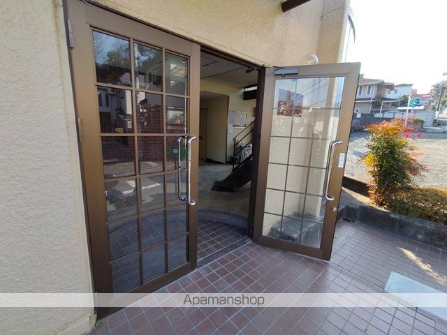 シャルム岡山手の玄関写真