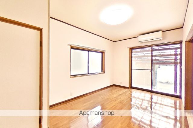中万々戸建IIの内装写真
