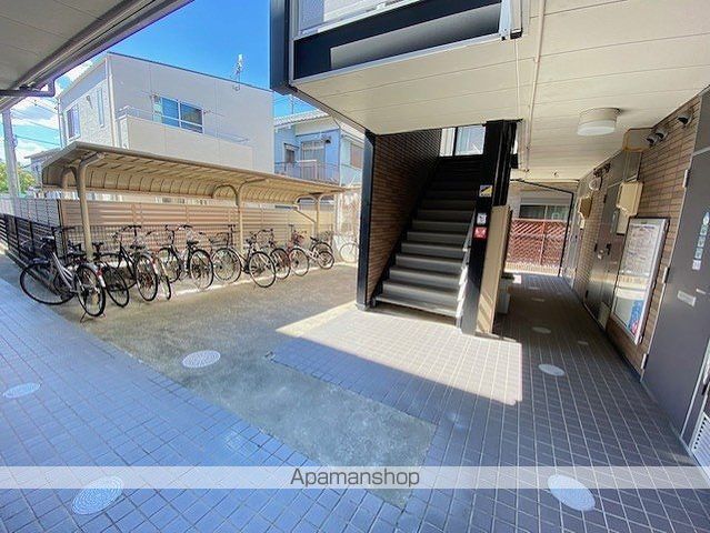 レオパレスサザンクロス海老塚の玄関写真