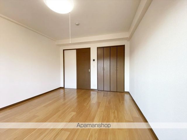 DEMAINの内装写真