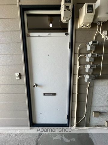 フラット平岡の玄関写真