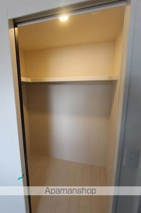 レインボースカイ　[1LDK/36m2]の収納