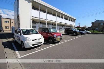 ポラール[1K/23.18m2]の駐車場