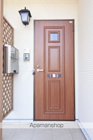 稲敷郡阿見町 2階建 築15年の玄関写真