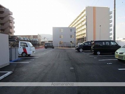 徳島県徳島市万代町５丁目[2LDK/55.55m2]の駐車場1