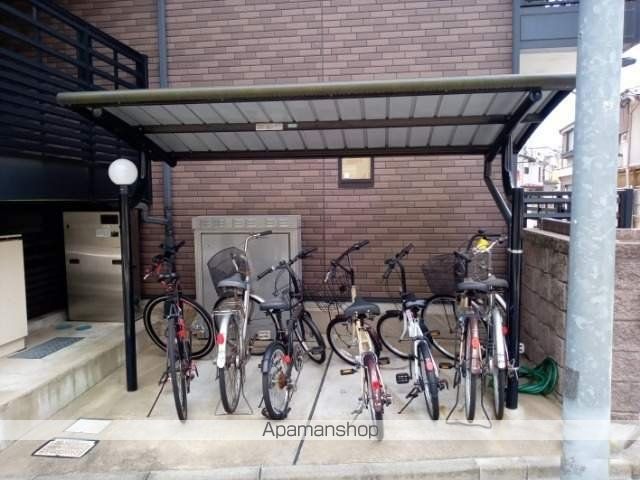 レオネクスト秋の玄関写真