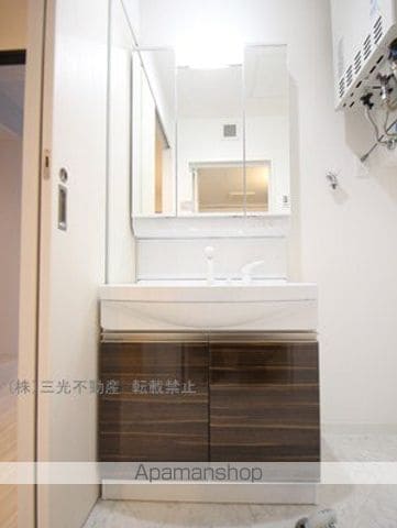 ラディア近代美術館前の内装写真