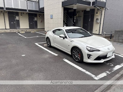 レオパレスレインボーステイツ[1K/20.81m2]の駐車場1