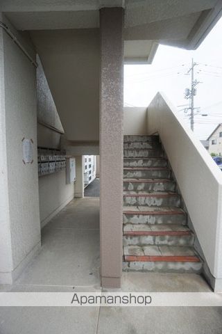 虫明ビルの玄関写真