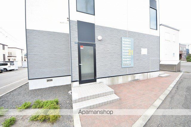 レオパレスミーム 新川の玄関写真