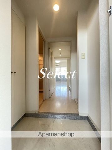 HUMAN RESIDENCEの内装写真
