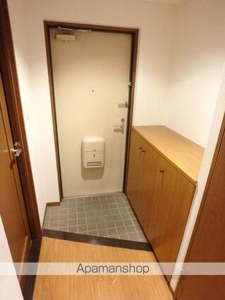 ダイアパレス泉崎[2SDK/62.56m2]の玄関