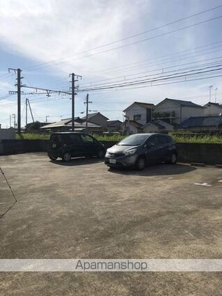 シャンティイ中之島[1DK/26.6m2]の駐車場