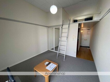 レオパレスコラージュ[1K/20.28m2]のリビング・居間1