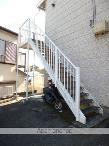 ヒルズ小矢部の玄関写真
