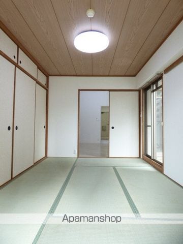 URBAN PARK緑地公園の内装写真