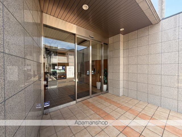 ネバーランドくずは東山の玄関写真