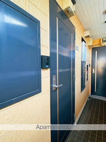 プレステージ吉川の玄関写真