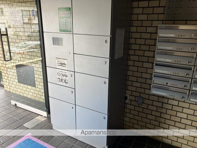 ウーリィパレス大森の玄関写真