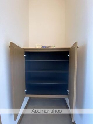 ファミール河野Ａ・Ｂ・Ｃ棟[2LDK/57.85m2]の玄関