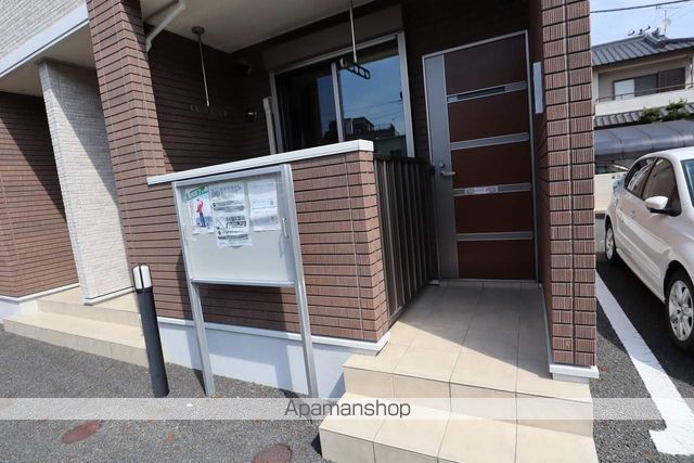 リヴァーイーストHORIIKEの玄関写真