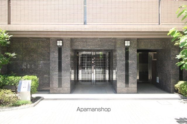 パレステュディオ飯田橋の玄関写真