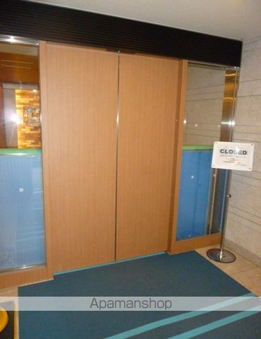 ザ・パークハビオ新宿の玄関写真