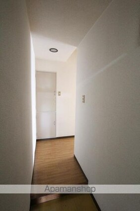 ヴィラ扇[1R/22.4m2]の玄関