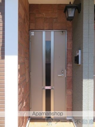 メゾン　ド　ロベリア[1K/32.9m2]のエントランス4