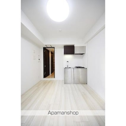 クーカイテラス中目黒[1R/20.42m2]の玄関
