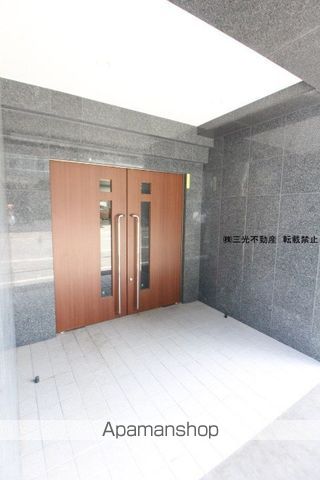 グラードエルヴィータ円山の玄関写真