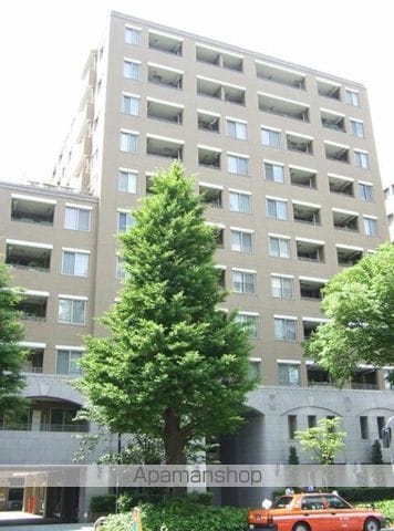 グランスイート明石町の玄関写真
