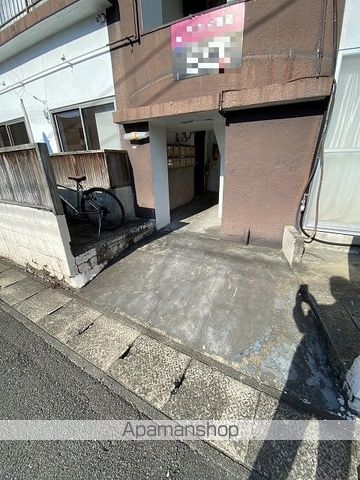 ダイナーズ鶴島の玄関写真
